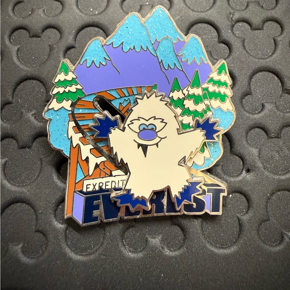 Disney "Cute Character Yeti - Expedition Everest" slider pin - Picture 4 of 5